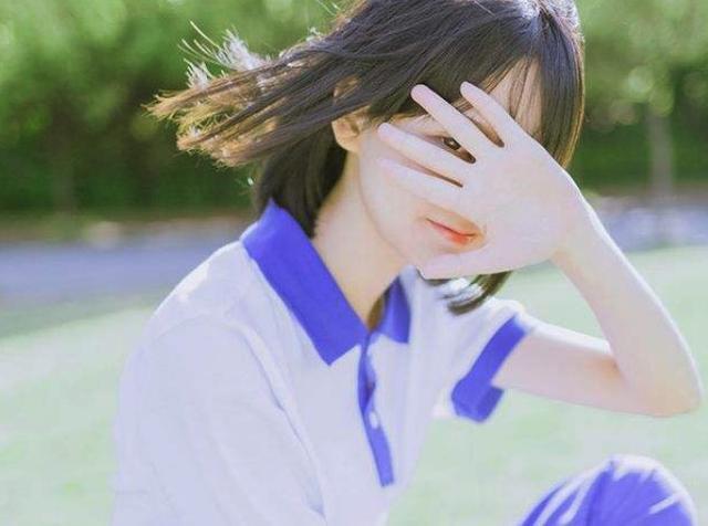 為什么學(xué)生有校服，而老師沒有教師服？網(wǎng)友的評(píng)論亮了！