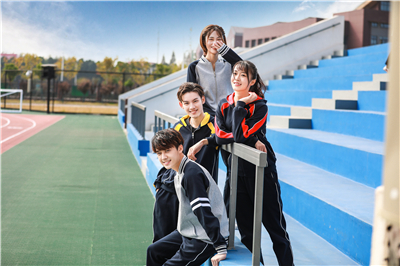 小學(xué)生校服訂購如何選擇適合的款式？