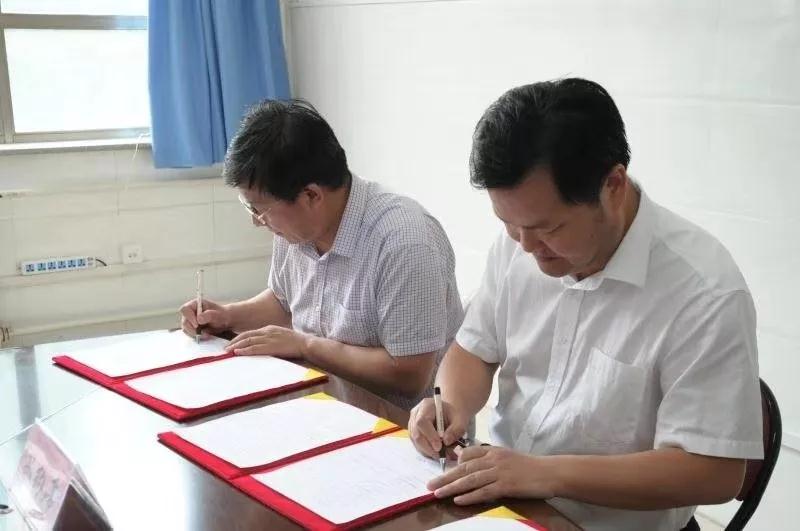 情系老區(qū)教育，愛灑會寧學(xué)子 | 同桌的你校服將愛心播撒甘肅會寧！