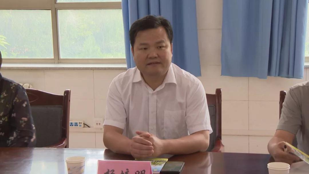 情系老區(qū)教育，愛灑會寧學(xué)子 | 同桌的你校服將愛心播撒甘肅會寧！