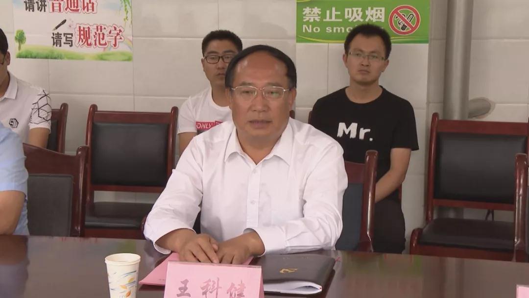 情系老區(qū)教育，愛灑會寧學(xué)子 | 同桌的你校服將愛心播撒甘肅會寧！
