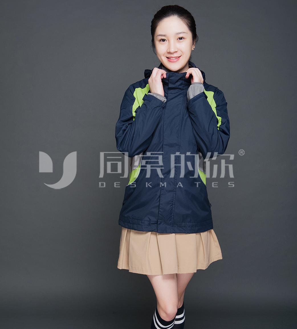 中學(xué)生冬季新款運(yùn)動(dòng)裝DY005z.jpg