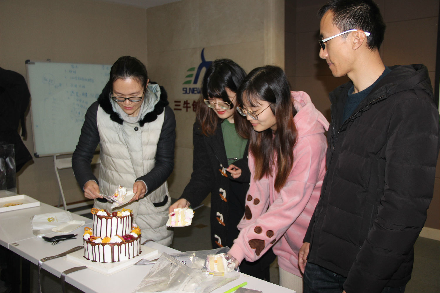 大牌生日會(huì) | 十二月的你，是奮斗時(shí)光里最美的贊歌