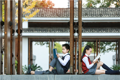 訂購夏季幼兒園園服時(shí)需要注意哪幾點(diǎn)？