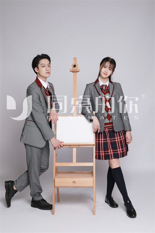 中學生校服