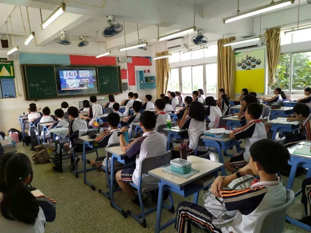 為什么小學(xué)生夏季校服水洗比干洗好？