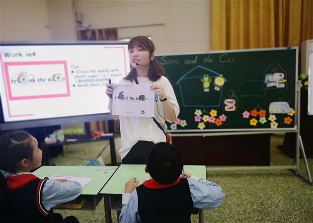 學生校服定做怎樣設計才會受學生的歡迎？