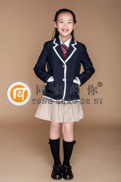 校服“育”見(jiàn)40年