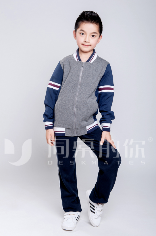 如何正確選擇中小學(xué)生校服定做廠家？