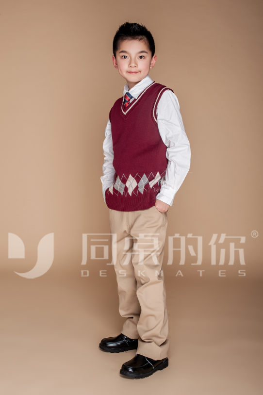 定制校服加裝反光條，讓學生出行更安全