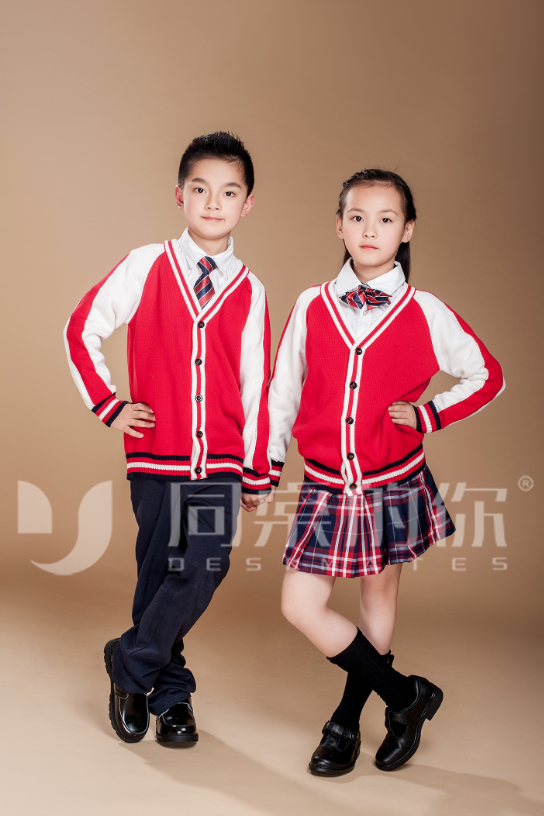 專屬設(shè)計的定制校服用顏值征服你