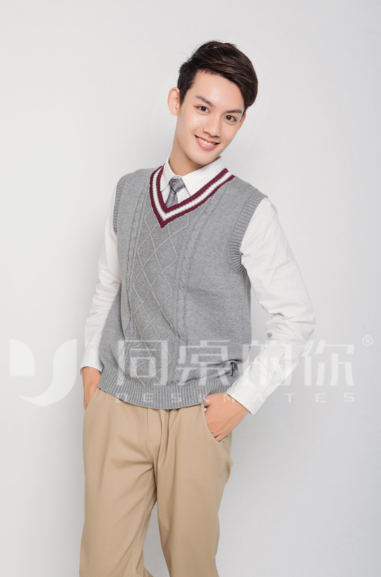 如何讓發(fā)黃的定制校服煥然一新？