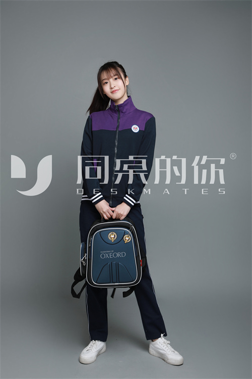 怎么根據(jù)小學秋季校服整體色調看明度配色？