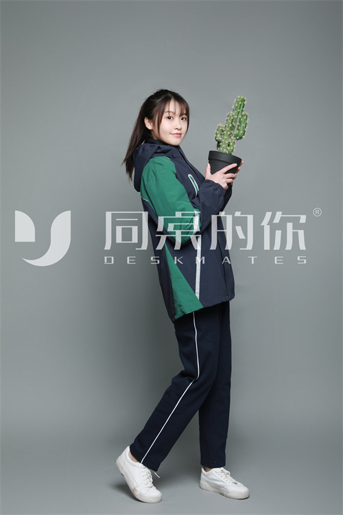 實驗小學的校服為什么一定要選擇定制？