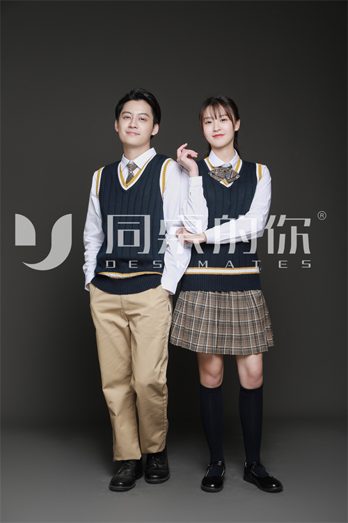 制服校服的穿著要求是怎么樣的？