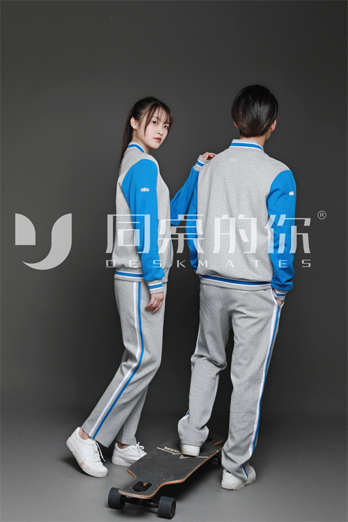 有哪幾種常見(jiàn)的中學(xué)校服款型呢？