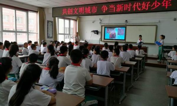國際學校的日受青睞，是因為他們特有的學生校服嗎？