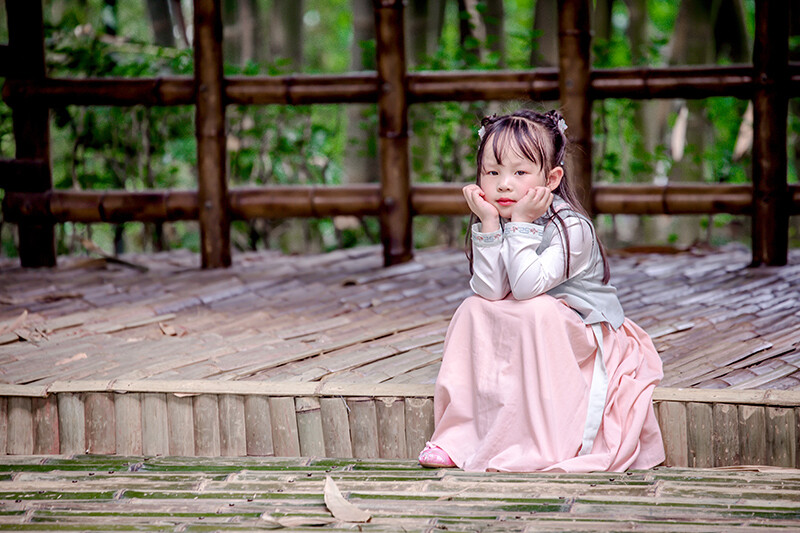 漢服，適用于作為現(xiàn)代中小學生的“校服校服定制”著裝嗎？