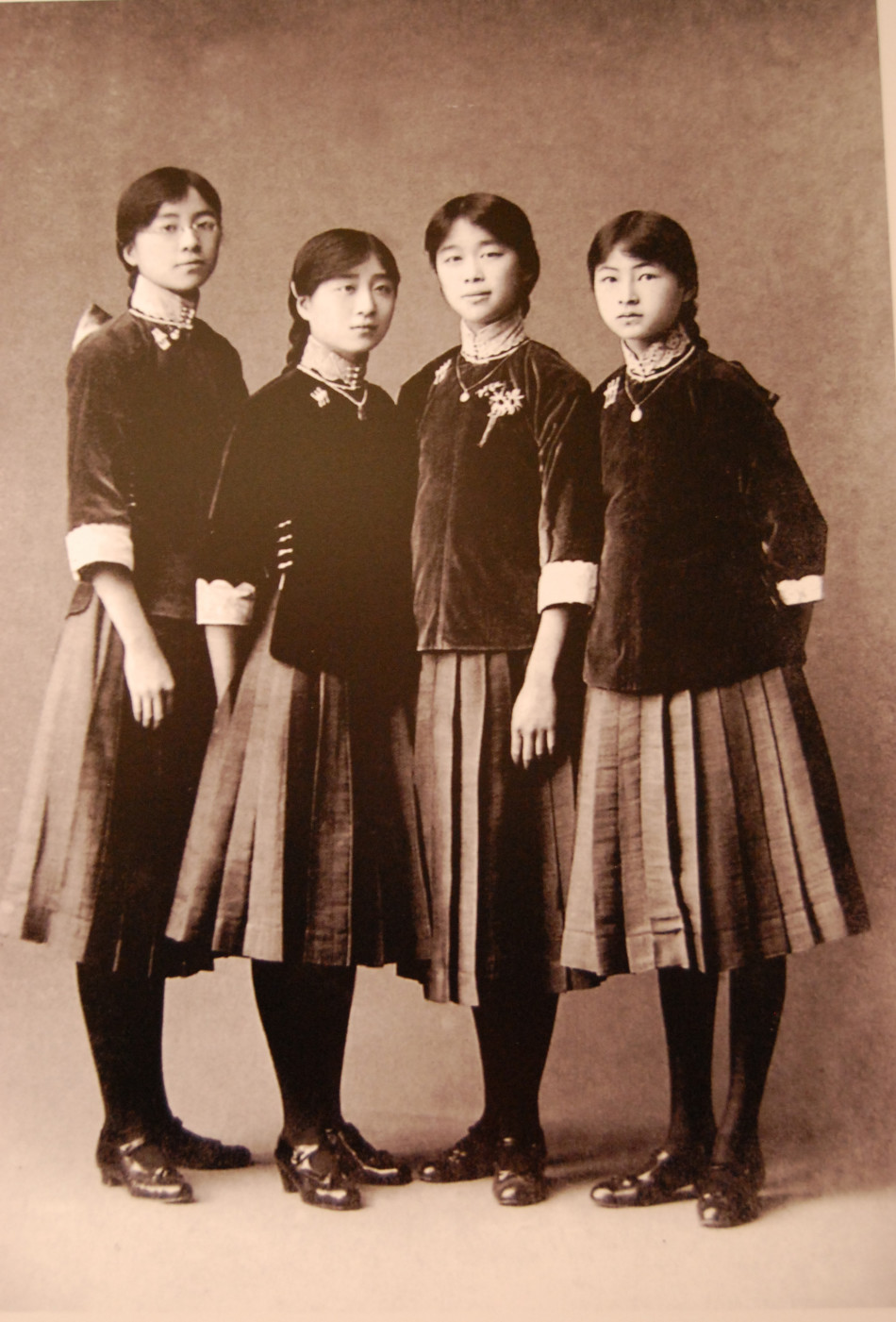穿越時空的標志：校服漫長發(fā)展史