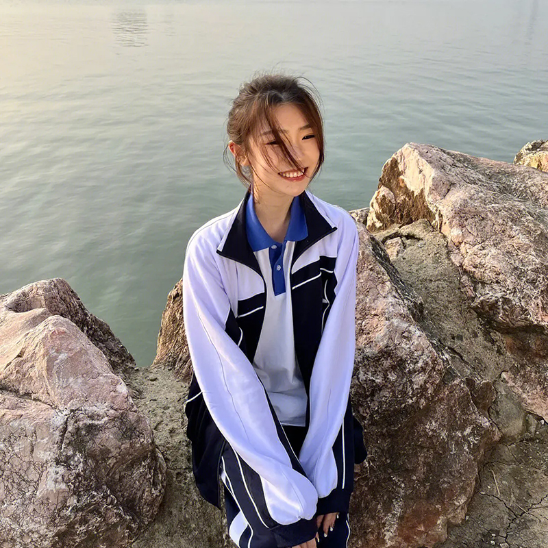 深圳校服：時尚與環(huán)保兼?zhèn)涞男@風(fēng)景線