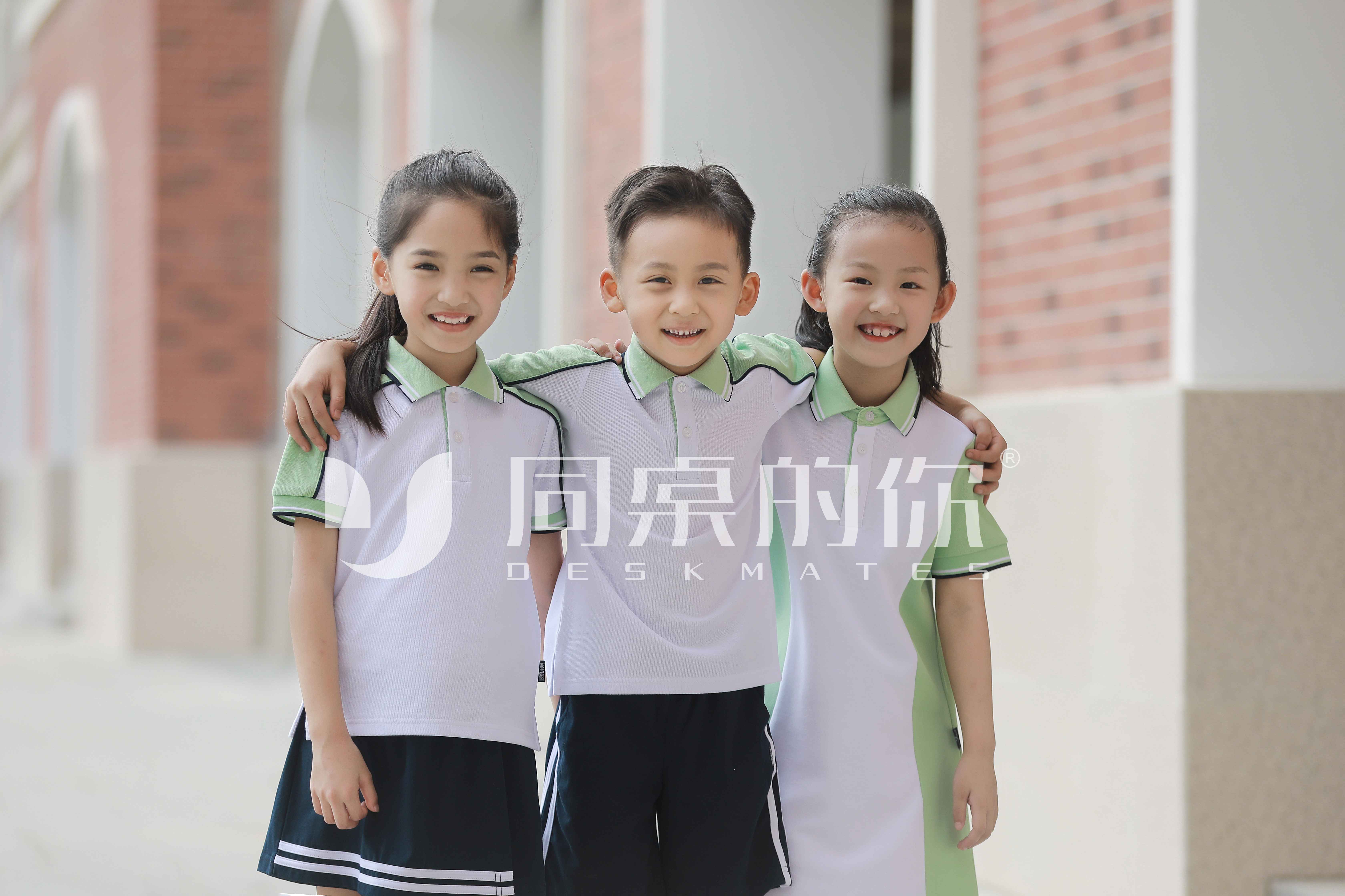 丑哭？夏季校服定做怎樣才能好看又不張揚？