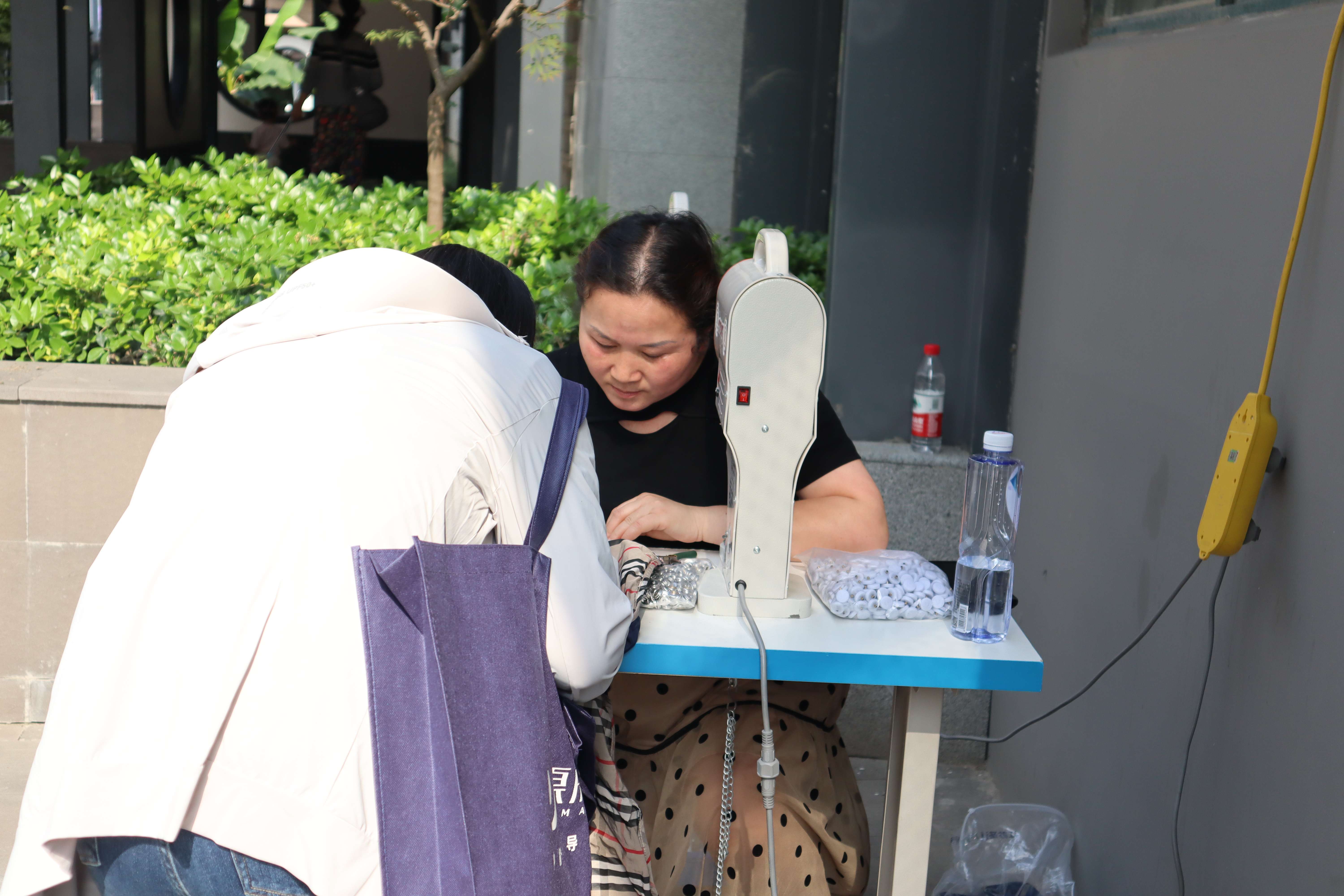 選擇校服代理廠家一定要關注的售前售后環(huán)節(jié)！