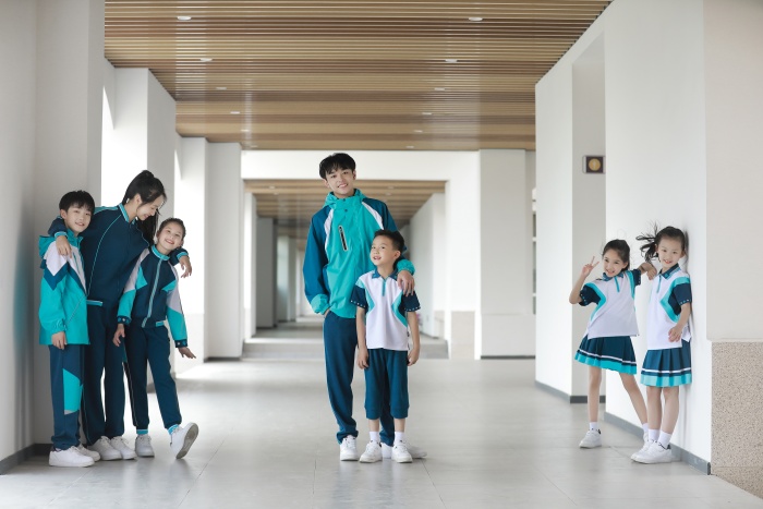 定制學生校服哪家好，校服定制就選圣瀾服飾