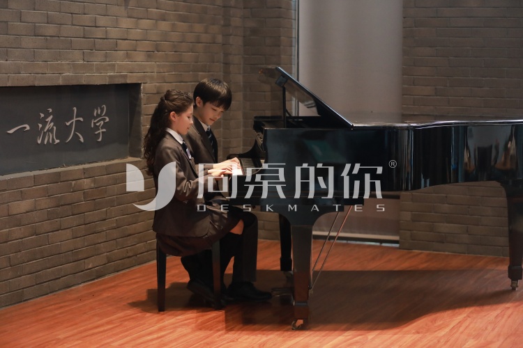 圣瀾服飾解讀秋季中小學校服定制面料選擇